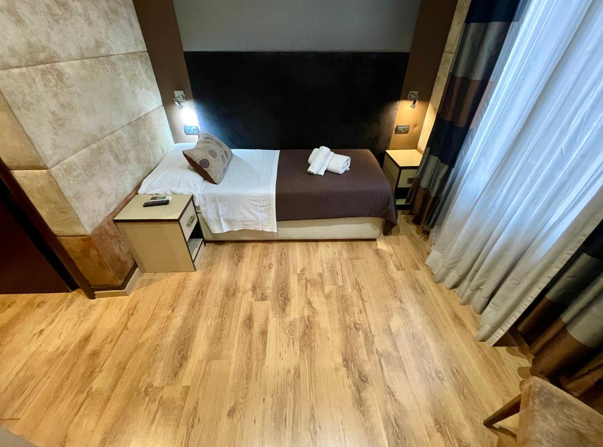 Blue Suite Vatican Guesthouse Рим Экстерьер фото