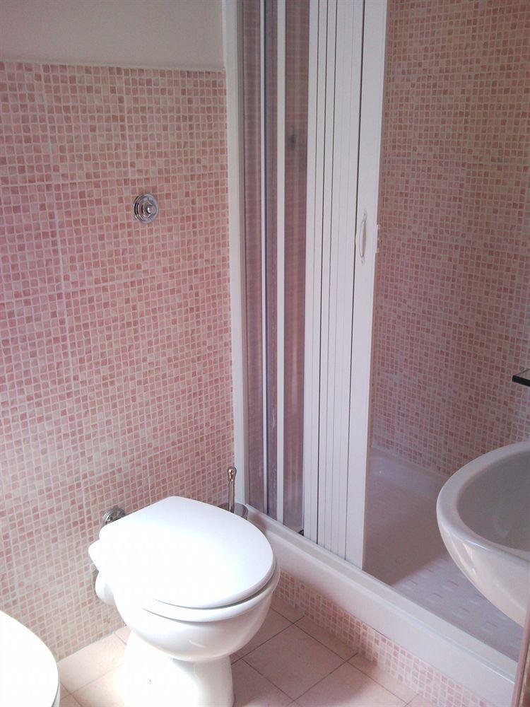 Blue Suite Vatican Guesthouse Рим Экстерьер фото