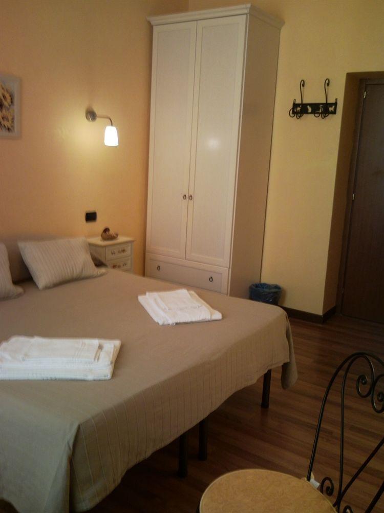 Blue Suite Vatican Guesthouse Рим Экстерьер фото