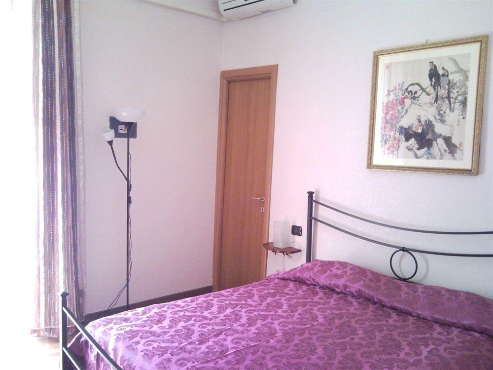 Blue Suite Vatican Guesthouse Рим Экстерьер фото