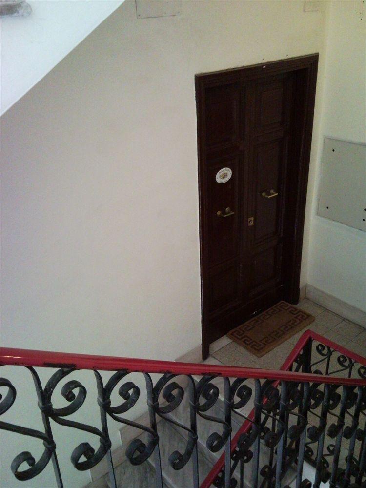 Blue Suite Vatican Guesthouse Рим Экстерьер фото